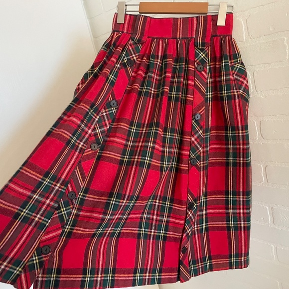 Vintage Red Royal Stewart Tartan Button down Pockets Grungy Academia Sz 7 - Picture 7 of 14